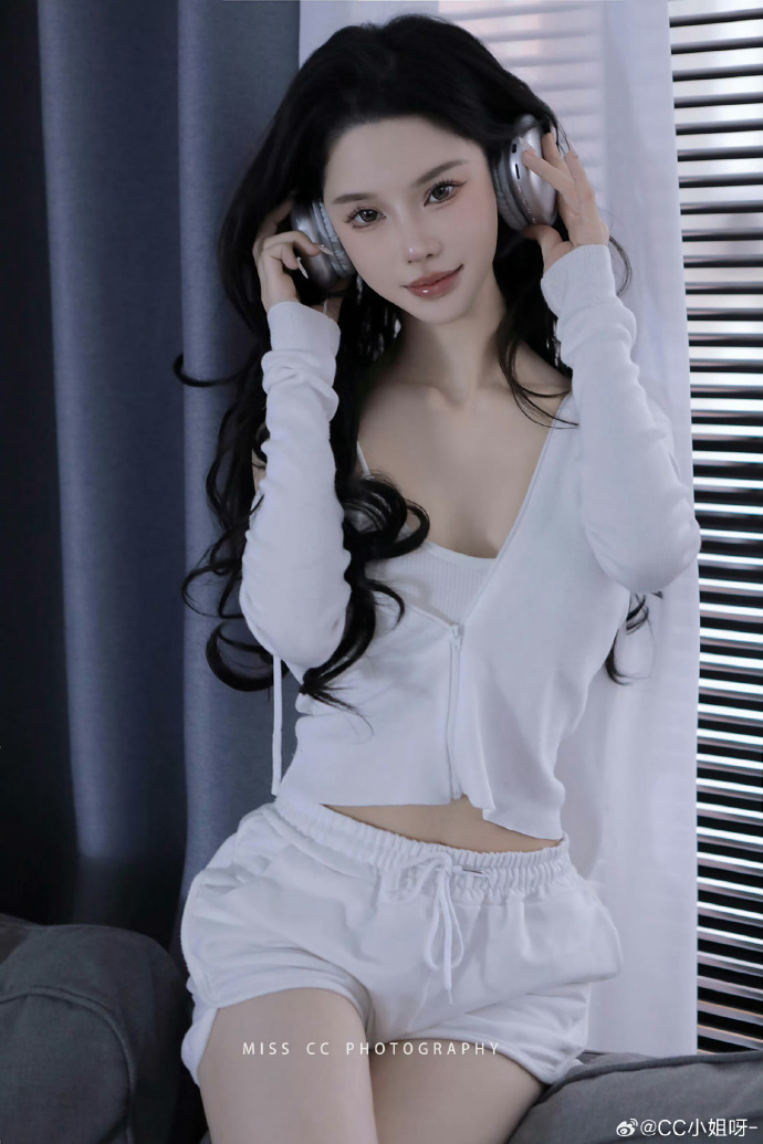 布里奇顿 封面